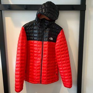 The North Face Men's Thermoball Jacket with Hood - Like New!